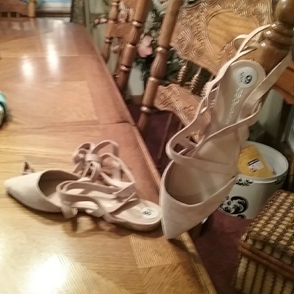 BCBG  NWT shoes - Picture 6 of 7